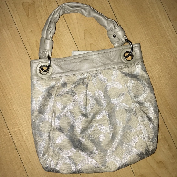 ⬇️PRICE DROP⬇️Authentic Coach Signature Pattern - Picture 2 of 7